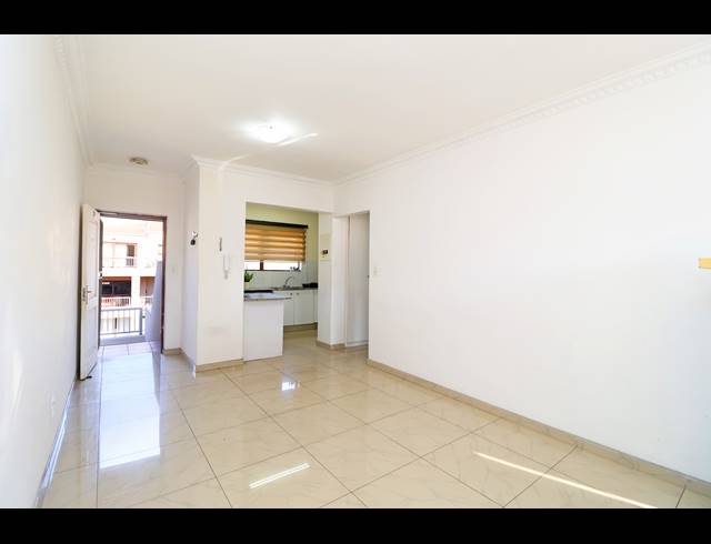 1 BEDROOM APARTMENT FOR SALE IN OAKLANDS